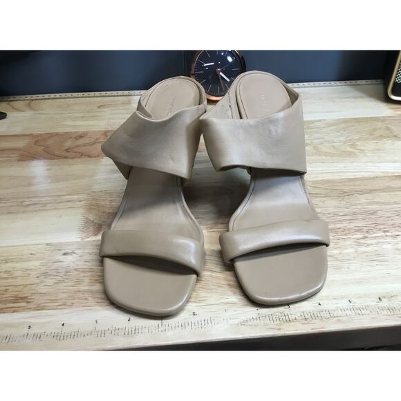 Vince Vero Cuoio Nessia Women's 9.5 Beige Block Heel Open Toe Heel Sandals - Picture 1 of 6